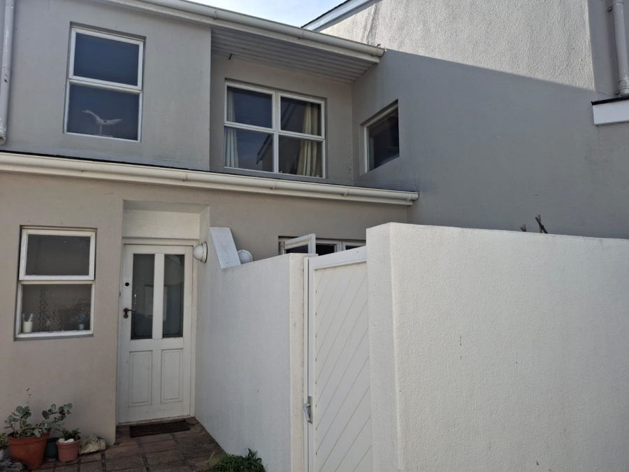 2 Bedroom Property for Sale in Woodbridge Island Western Cape